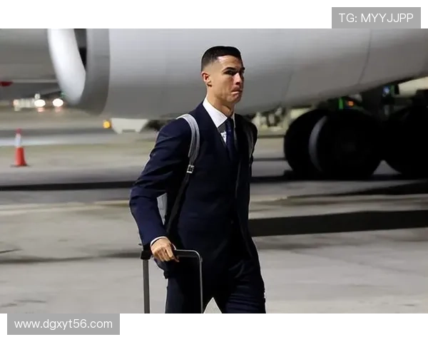 足球球星秋冬季节时尚穿搭解析展现个性与潮流魅力